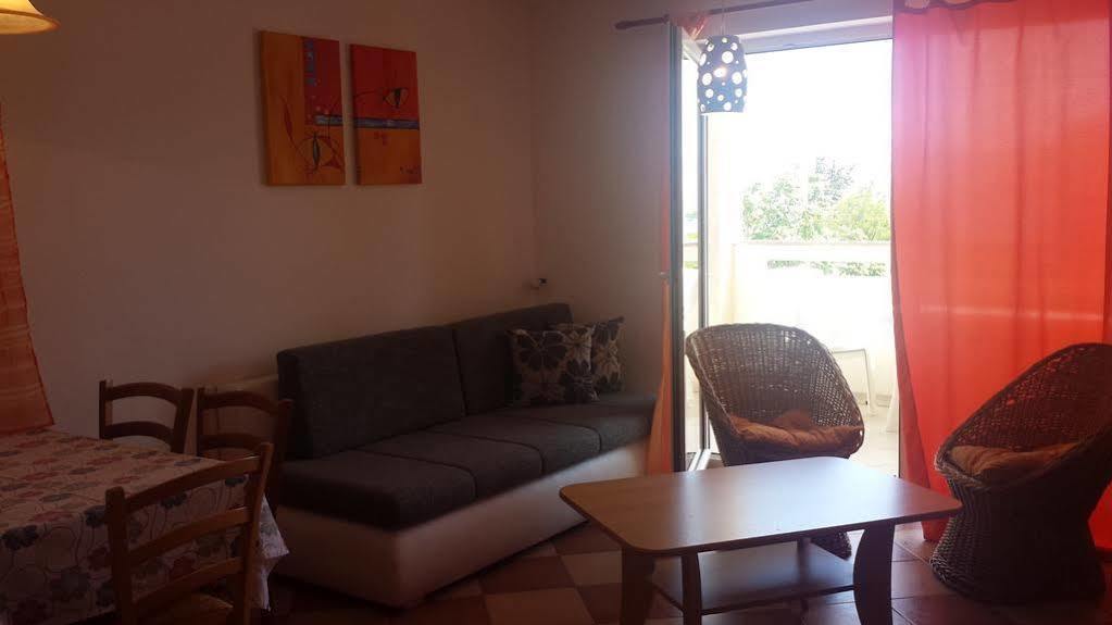 Apartments Leticia Baška Εξωτερικό φωτογραφία